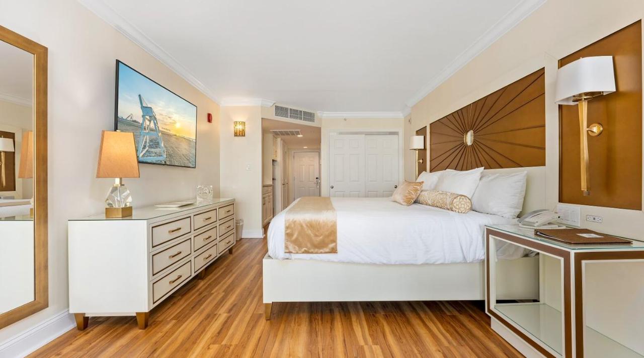 La Beachfront Hotel 4*