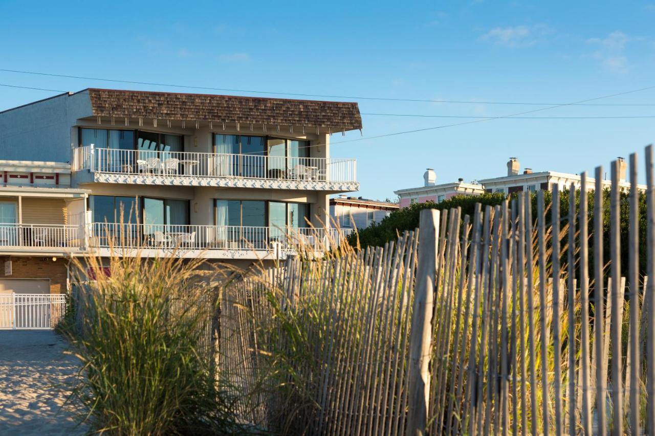 La Beachfront Hotel 4*
