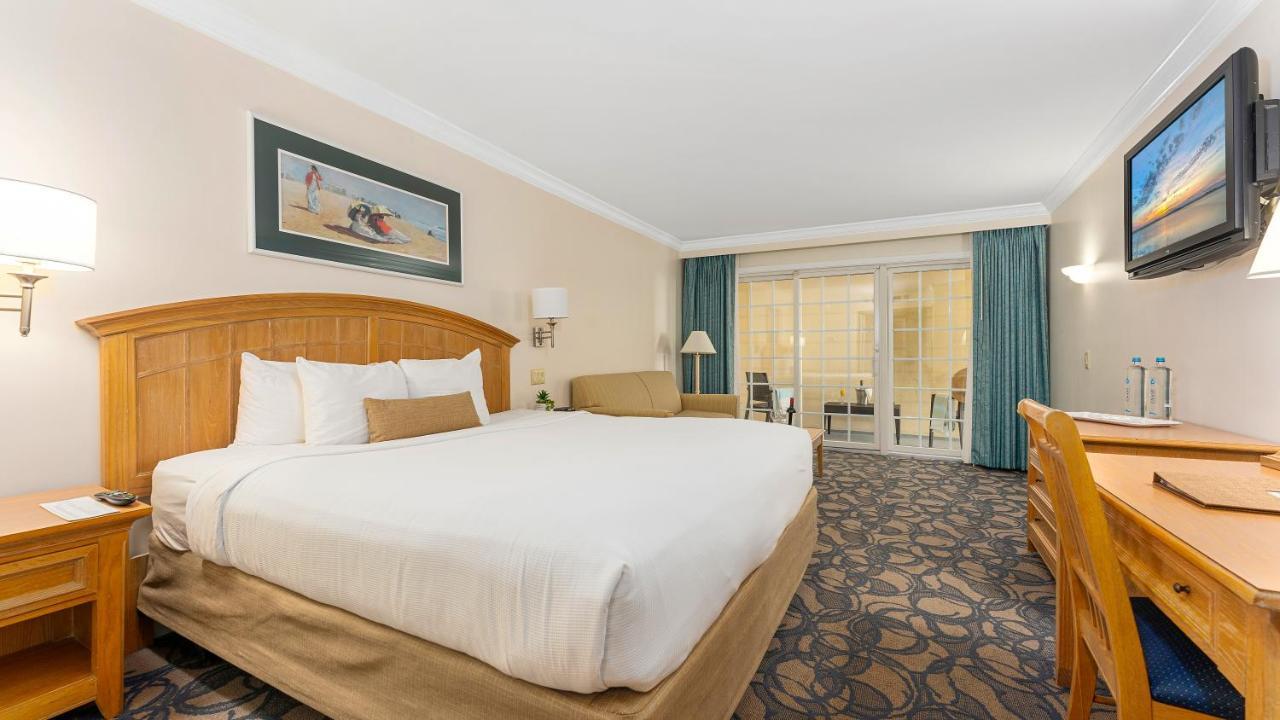 Hotel La Beachfront 4*