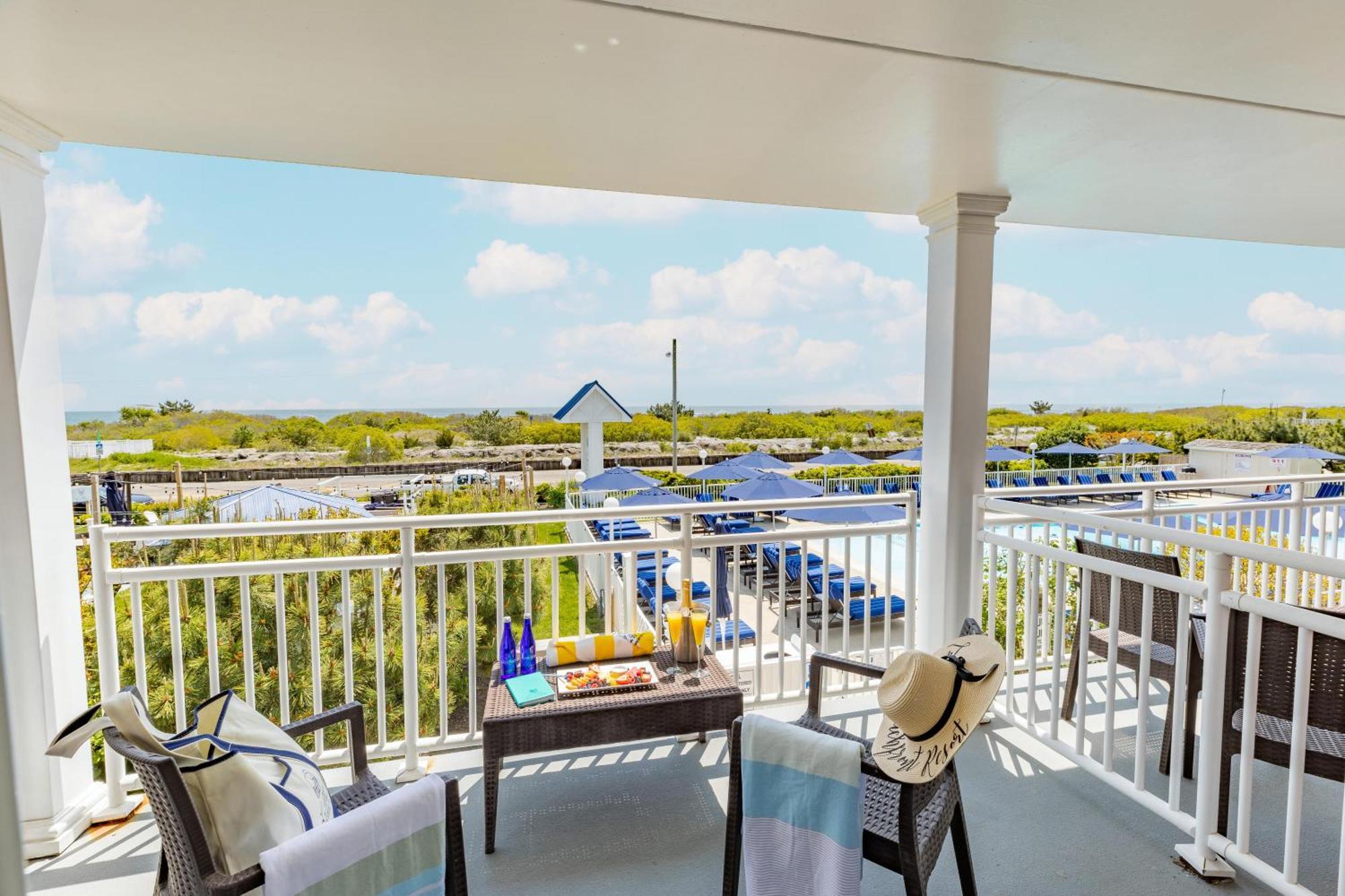 Hotel La Beachfront 4*